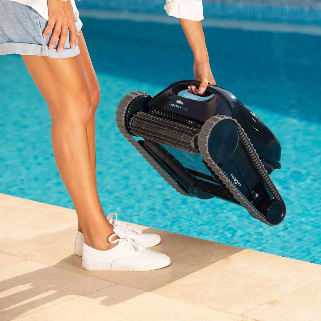 Robot pulitore Dolphin LIBERTY 400 by Maytronics